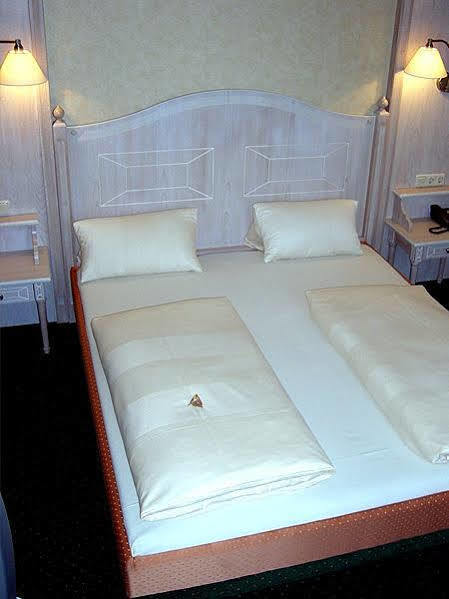 Hotel Leopold Мюнхен Екстериор снимка