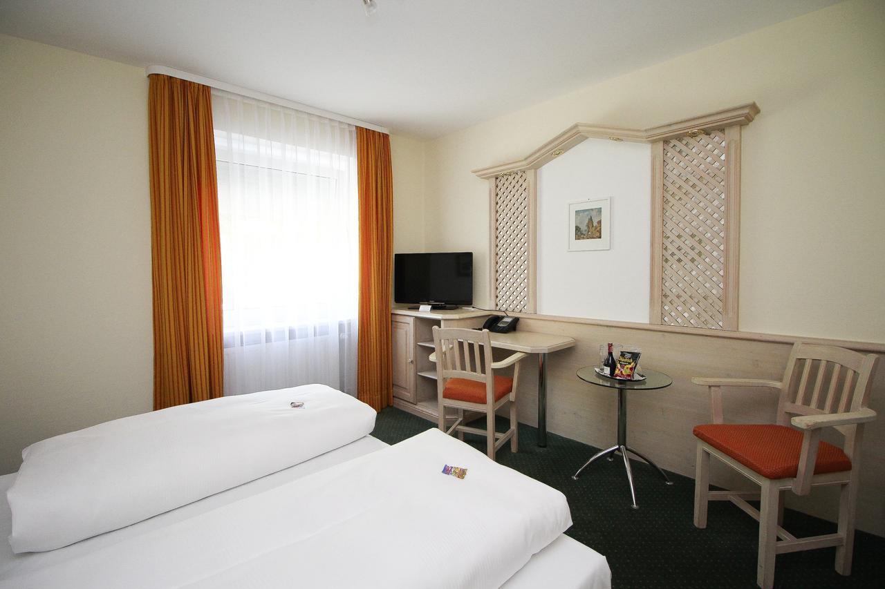 Hotel Leopold Мюнхен Екстериор снимка