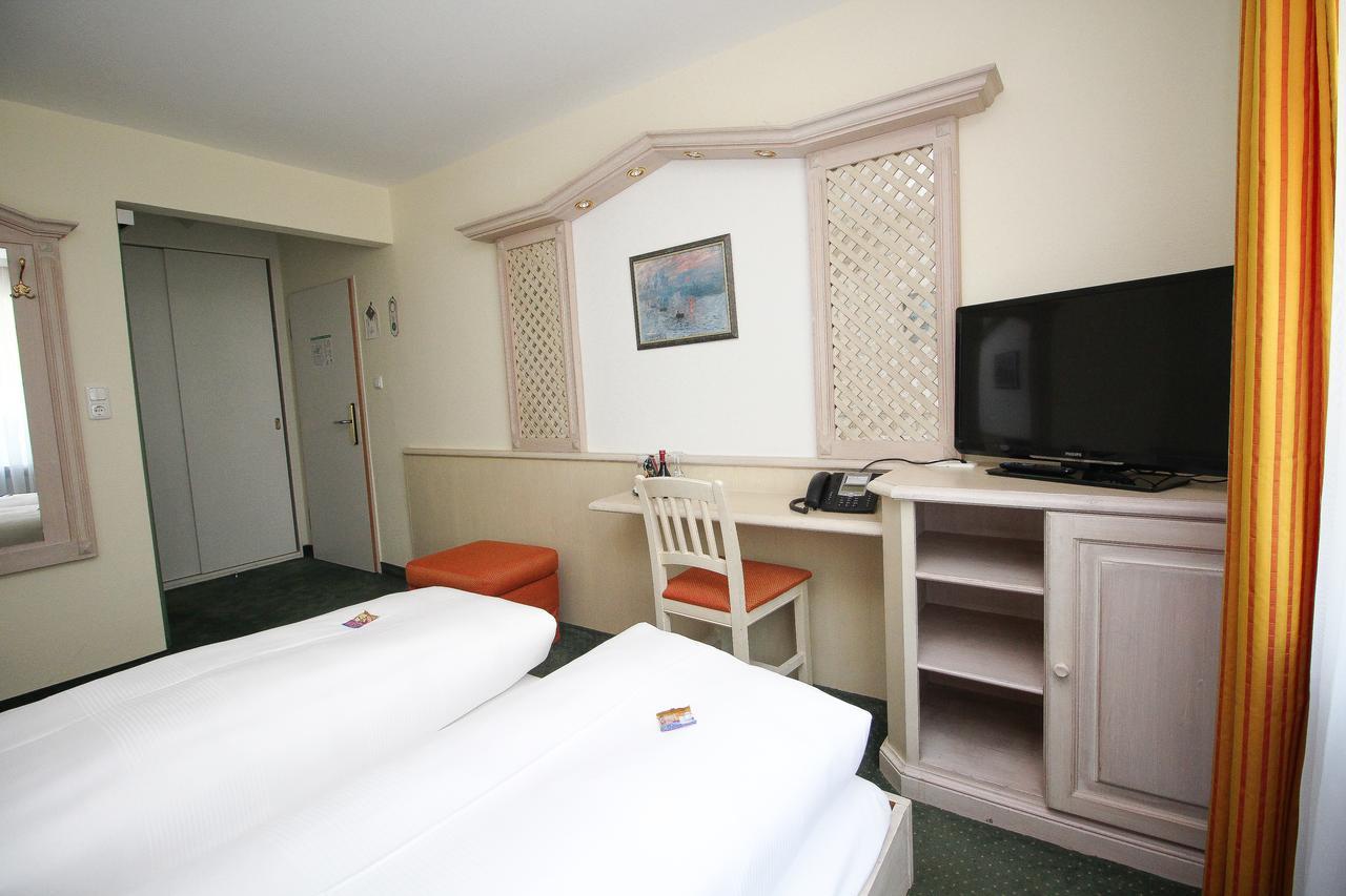 Hotel Leopold Мюнхен Екстериор снимка