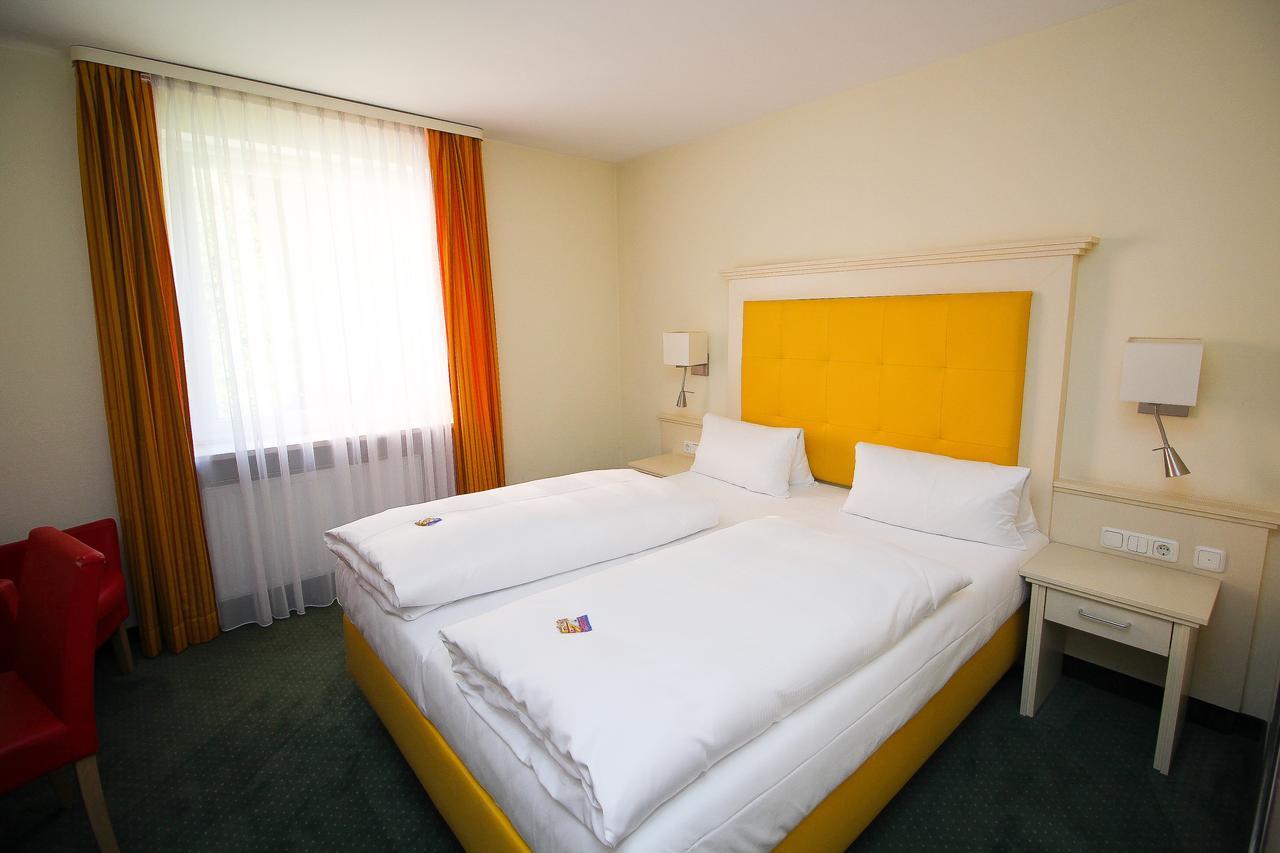 Hotel Leopold Мюнхен Екстериор снимка