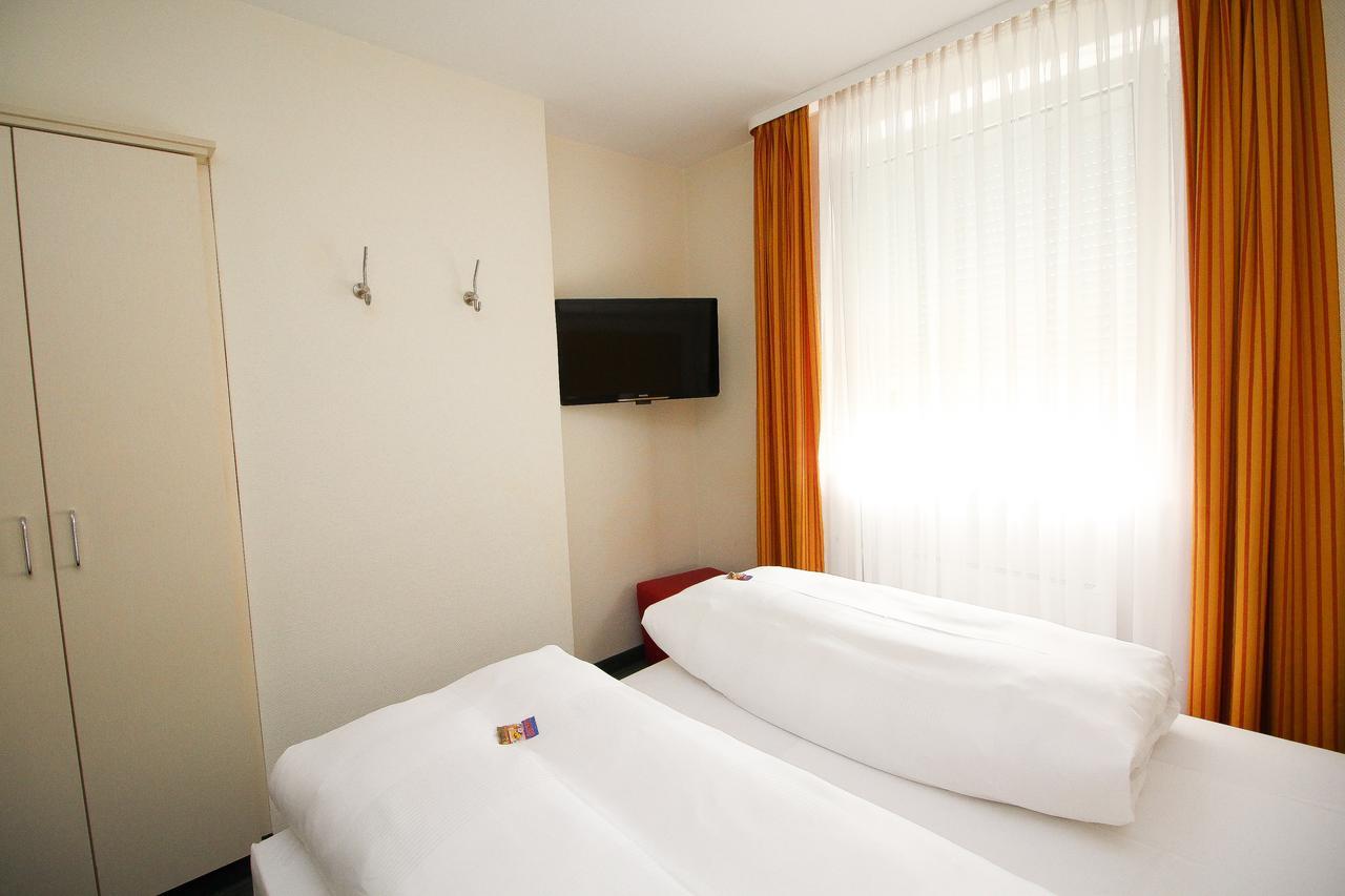Hotel Leopold Мюнхен Екстериор снимка